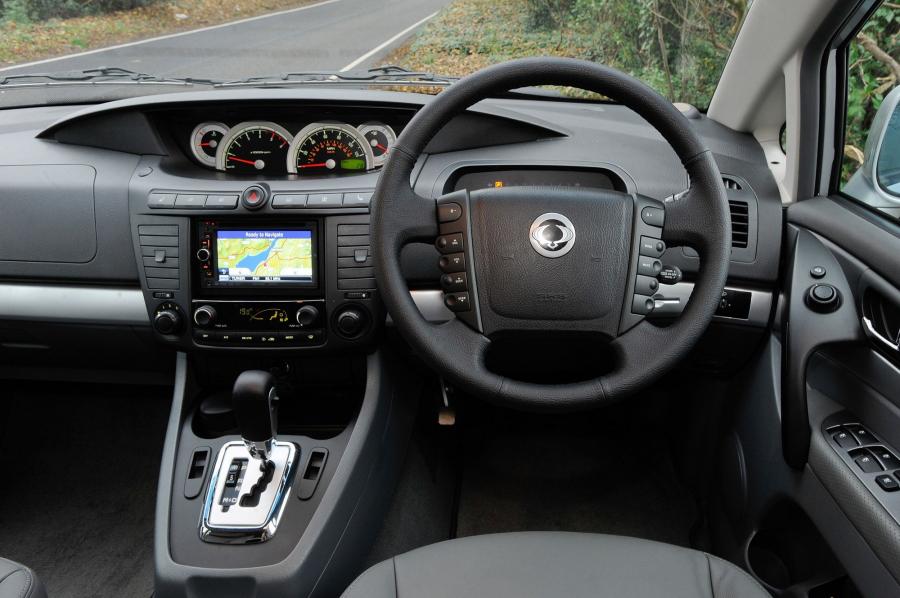  SsangYong Rodius 2012 года  (фото 3 из 6)